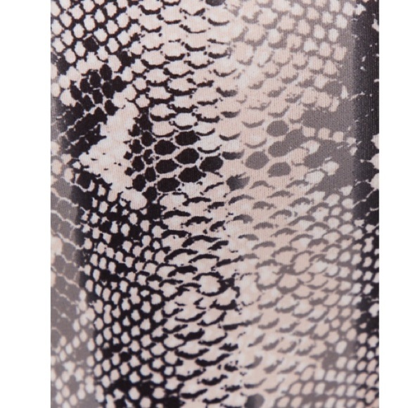 3 for $30 TORRID PANTY SALE-NWT SNAKESKIN PRINT & LACE BACK HIPSTER SIZE 2X 0083 - Picture 4 of 9